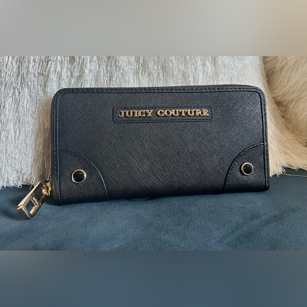 Vintage Juicy Couture Black and Gold Wallet with  Fuchsia Lining